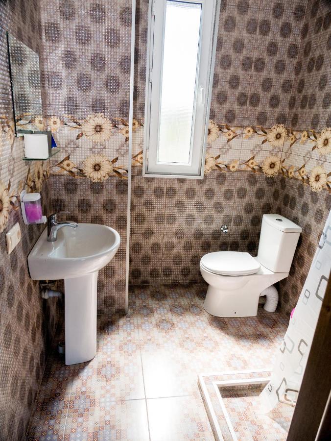 Irakli Guest House Makhinjauri Ngoại thất bức ảnh